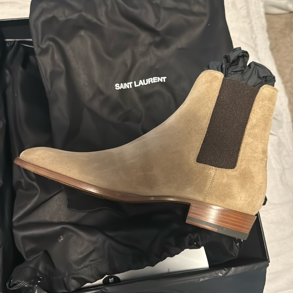 Brand new saint laurent Chelsea boots never worn